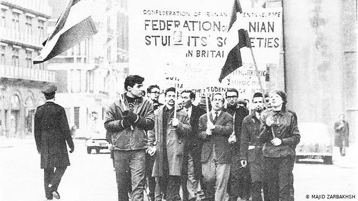 تظاهرات دانشجویان ایرانی در لندن در اعتراض به سفر شاه به اروپا سال ۱۹۶۷ (۱۳۴۶)